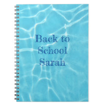 caderno de volta às aulas com piscina com texto pr