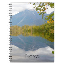 Caderno do lago da montanha tranquilo