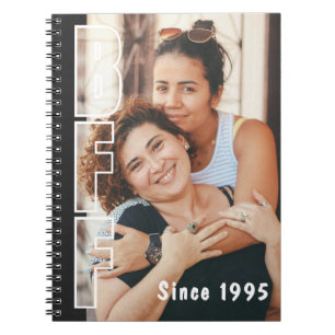 Espiral Caderno Preto Ilusão de Foto de Amiga desde o Ano 
