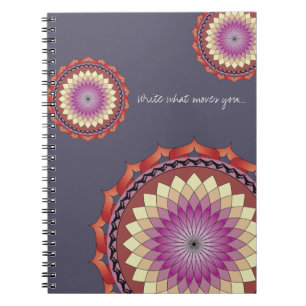 Espiral O caderno   da mandala do movimento escreve que