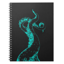 tentáculos de polvo aqua em caderno preto