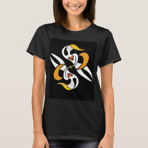 Espíritos criativos em camisa laranja