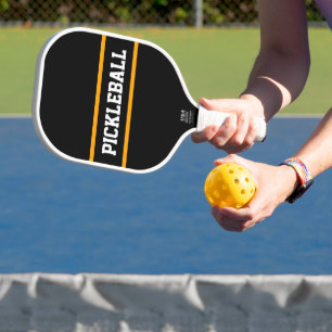 Esportes em negros negros negros com riscas amarel