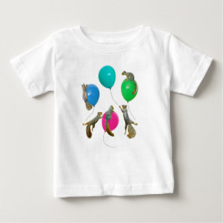 Esquilos na camisa dos balões