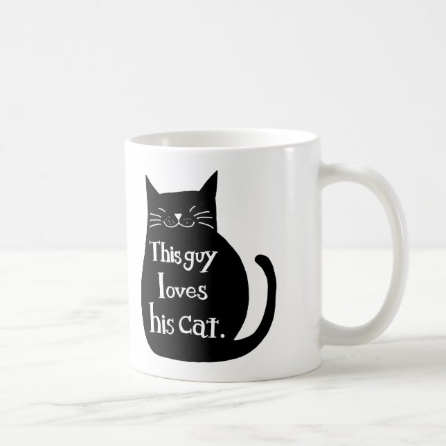 Esta cara ama sua caneca engraçada do gato da (Direita)