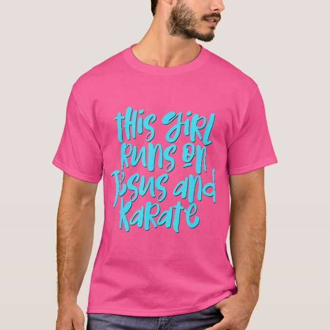Esta Garota Funciona Com Jesus E Karate Camisa Mar (Frente)