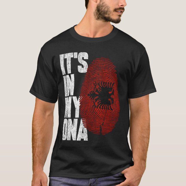 Está no meu DNA Albanês Camisa Orgulhosa Presente  (Frente)