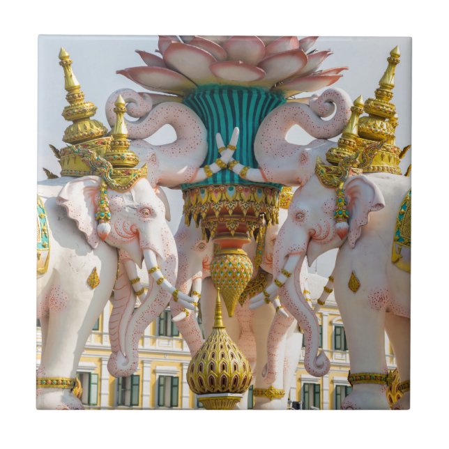 Estátua de elefantes cor-de-rosa Bangkok Tailândia (Frente)