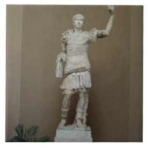 Estátua do imperador Trajan (ANÚNCIO 53-117)