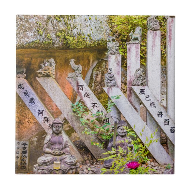 estátuas de Buda no templo Senko-ji (Frente)