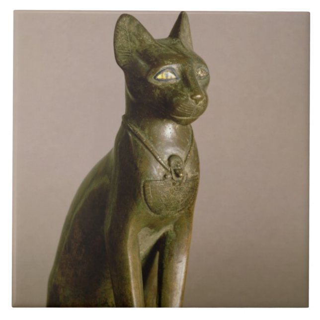 Estatueta de um gato que representa a deusa Bastet (Frente)