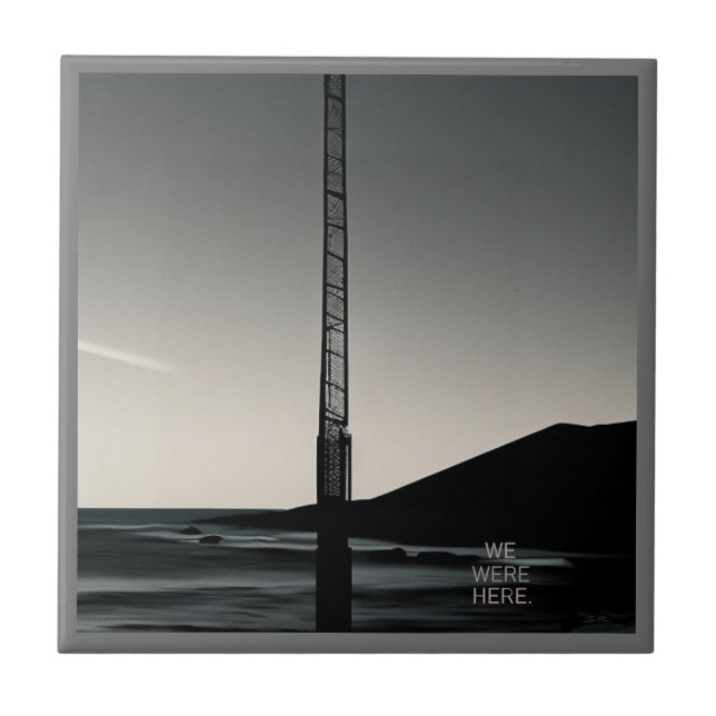 Estávamos aqui com um pequeno azulejo de cerâmica (Frente)