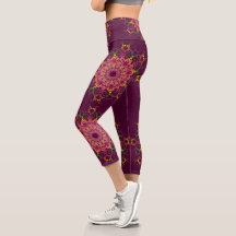 Estilo barroco de mandala floral. Capri Leggings