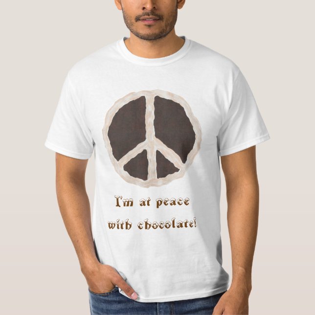 Estou em paz com camisetas de chocolate (Frente)