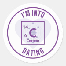 Estou no Namorando C14-Carbon com um adesivo roxo