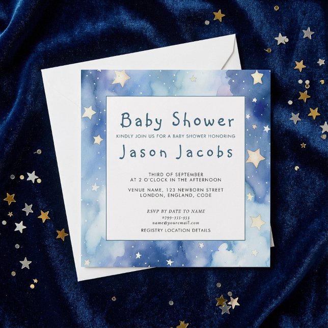 Estrelas e céu noturno convite azul chá de fraldas (Stars and night sky baby shower blue invitation.)