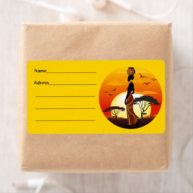 Etiqueta A linda mulher africana Silhouette sobre os sóis a (Insitu)