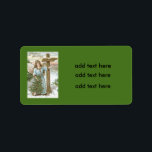 Etiqueta Angel Christmas Tree Cross Winter Cotage<br><div class="desc">Hora de celebrar as férias. Este impressão de natal vintage retrata um anjo com uma árvore de Natal. Uma cabana de inverno ao fundo.</div>