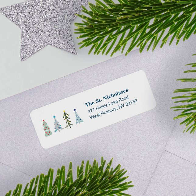 Etiqueta Árvores de Natal na Escandinávia (Elegant Scandinavian Christmas tree return address label with your mailing information)