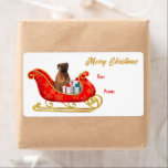 Etiqueta Bullmastiff Dog Christmas Sleigh Gift Tag<br><div class="desc">Nestes adesivos bonito com etiqueta de presente de Natal, um cão Bullmastiff senta-se num bonito trenó decorativo de vermelho e ouro. Ao lado do cão, os pacotes de presentes são amarrados com arcos coloridos. O texto dourado à direita diz "MERRY CHRISTMAS" e o texto personalizado está vermelho. Perfeito para os...</div>