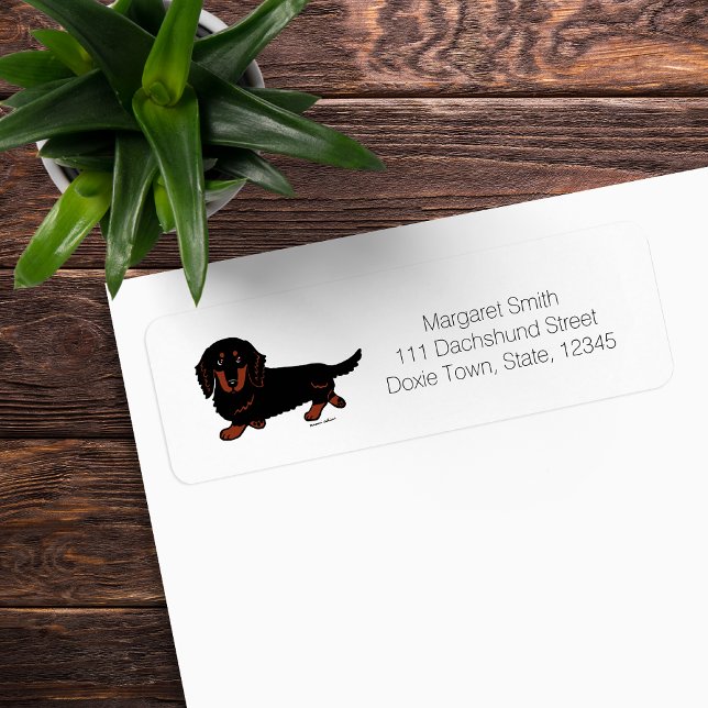 Etiqueta Dachshund 1 Preto e Longo Centeado (Black and Tan Long Haired Dachshund Return Address Label featuring Doxie walking.  Cartoon Design.)