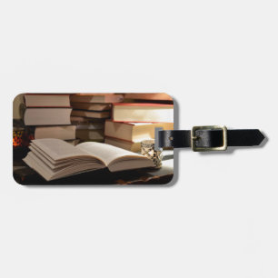 Etiqueta De Bagagem A pilha de livro de TBR