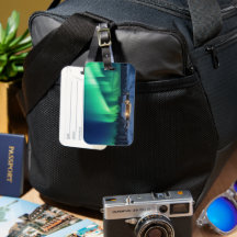 Aurora borealis sobre a cabana de inverno