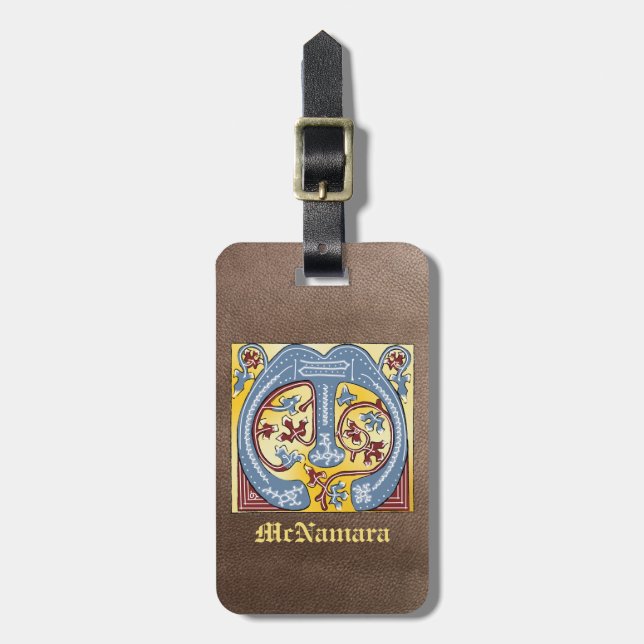 Etiqueta De Bagagem Azul Medieval e Vermelho - Letra iluminada M (Frente Vertical)