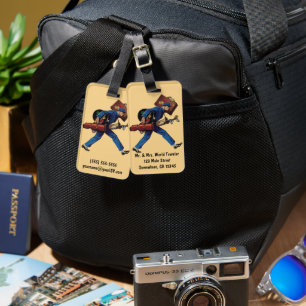 Etiqueta De Bagagem Bellhop do vintage no uniforme, na mala de viagem