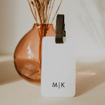 Etiqueta De Bagagem Branco e Preto | Monograma moderno<br><div class="desc">Este design de etiqueta de bagagem moderna apresenta um fundo branco,  com as suas iniciais em negrito texto preto para uma aparência simples e na moda,  mas profissional.</div>
