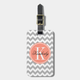 Etiqueta De Bagagem Chevron cinzento com monograma coral