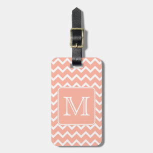 Etiqueta De Bagagem Chevron cor-de-rosa e branco coral com monograma
