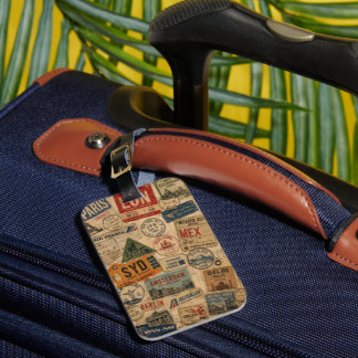Etiqueta de Bagagem com Colagem de Selos de Viagem