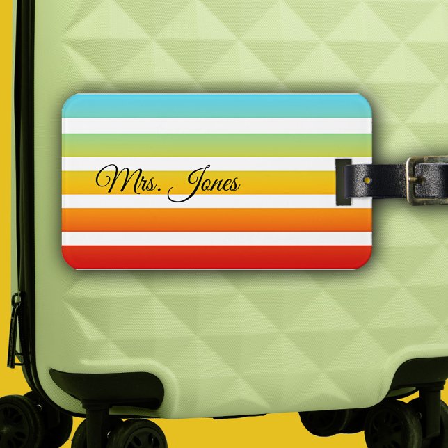 Etiqueta de Bagagem com Stribow Personalizada (Elegant luggage tag featuring a festive rainbow colored stripe pattern on your own background color)