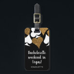 Etiqueta de Bagagem de Festa de solteira de Vegas<br><div class="desc">Reúna as meninas para celebrar a noiva sortuda de estar com um fim de semana em Las Vegas e comemore os bons momentos com essas etiquetas personalizadas de mala de presentes que contêm trajes de cartão de ouro para aquele filme glamouroso do casino. Essas etiquetas personalizadas são um presente que...</div>