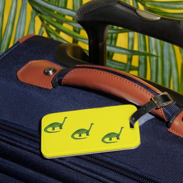 Etiqueta De Bagagem Dinossauros verdes em padrão amarelo (Frente Insitu 3)