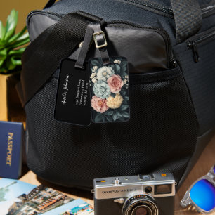 Etiqueta De Bagagem Disposição Floral Vintage sobre fundo preto