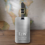 Etiqueta De Bagagem Elegante Metálico Bruto de Prata Monograma<br><div class="desc">Apresentando nossa etiqueta de bagagem Elegante Metálica Bruta em Monograma: Eleve sua experiência de viagem com esse sofisticado acessório. Feito de material metálico escovado, essa etiqueta de bagagem exude elegância e estilo. O design do monograma acrescenta um toque personalizado, fazer é fácil identificar sua bagagem enquanto adiciona um toque de...</div>