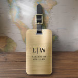 Etiqueta De Bagagem Elegante Metálico Dourado com Monograma Brutado<br><div class="desc">Apresentando nossa etiqueta de bagagem Elegante Metálica Bruta em Monograma: Eleve sua experiência de viagem com esse sofisticado acessório. Feito de material metálico escovado, essa etiqueta de bagagem exude elegância e estilo. O design do monograma acrescenta um toque personalizado, fazer é fácil identificar sua bagagem enquanto adiciona um toque de...</div>