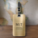 Etiqueta De Bagagem Elegante Metálico Dourado com Monograma Brutado<br><div class="desc">Eleve sua experiência de viagem com nossa Tag de bagagem monográfica clássica e moderna minimalista e elegante. Esse acessório meticulosamente projetado combina elegância de eterno com minimalismo contemporâneo, garantindo que sua bagagem se destaca com sofisticação. Feito com precisão e atenção aos detalhes, esta etiqueta de bagagem é mais do que...</div>