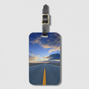 Etiqueta De Bagagem Estrada no dia do nascer do sol