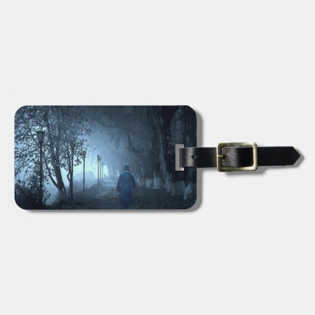 Etiqueta De Bagagem Estranho no Parque do Nevoeiro da Noite (Frente Horizontal)