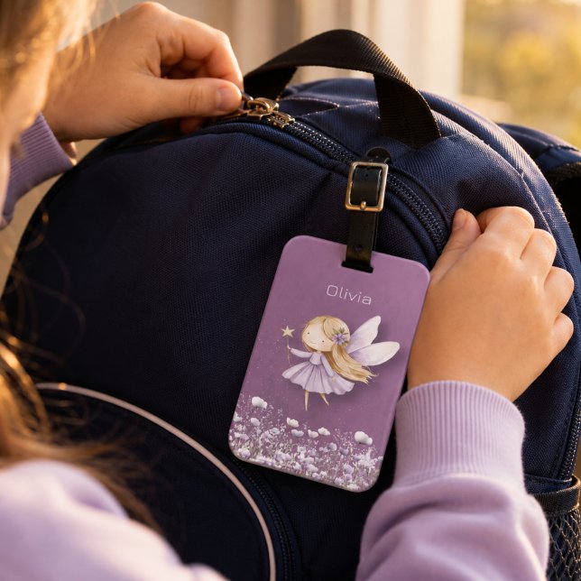 Etiqueta De Bagagem Fadas Lindas Roxas (Monogrammed bag tag. Perfect for school, sports, travel. Cute fairy with person's name. )