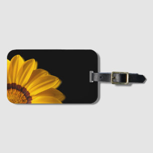 Etiqueta De Bagagem Flor amarela sobre fundo preto