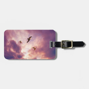 Etiqueta De Bagagem Gaivotas voando em um céu de pôr do sol