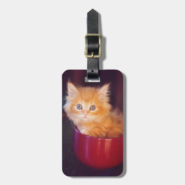 Etiqueta De Bagagem Gatinho alaranjado em uma caneca vermelha (Frente Vertical)