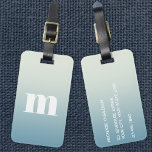Etiqueta De Bagagem Gradiente Azul Inicial do Monograma Moderno<br><div class="desc">Design inicial do monograma minimalista de tipografia minúscula moderna que pode ser mudado para personalizar,  juntamente com os detalhes no sentido inverso. Branco sobre um fundo de gradação de cor.</div>