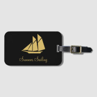 Iate de Vela Dourado Elegante