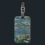 Etiqueta De Bagagem Lírios de Claude Monet, Flores Vintage<br><div class="desc">Lírios (1916), por Claude Monet. Water Lily é uma pintura floral de arte impressionista vintage. Jardim de flores da primavera Monet em Giverny, França. Esta paisagem é uma das muitas variações das pinturas de lírio-d'água que Monet pintou por seu lago. Sobre o artista: Claude Monet (1840-1926) foi o fundador do...</div>