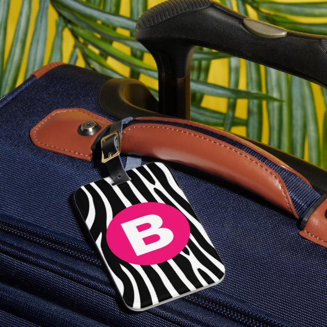 Etiqueta De Bagagem Listras Clássicas de Zebra Monograma Rosa Vibrante (Frente Insitu 1)